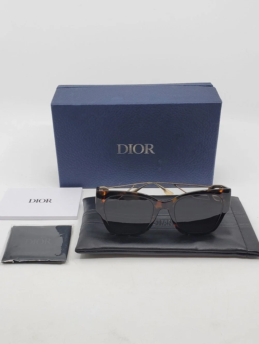 Dior 30 Montaigne SU Sunglasses